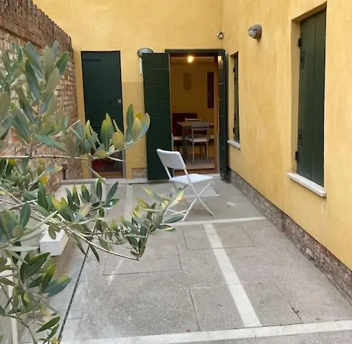 Tre Archi Con Corte Privata *
